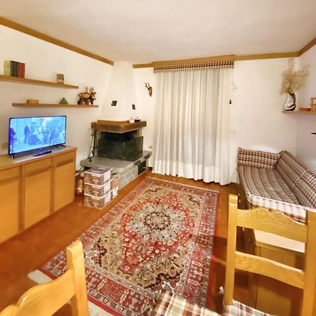 Trilocale Accogliente Con Camino A Pochi Minuti Da Madonna Di Campiglio Lägenhet Spiazzo  Exteriör bild