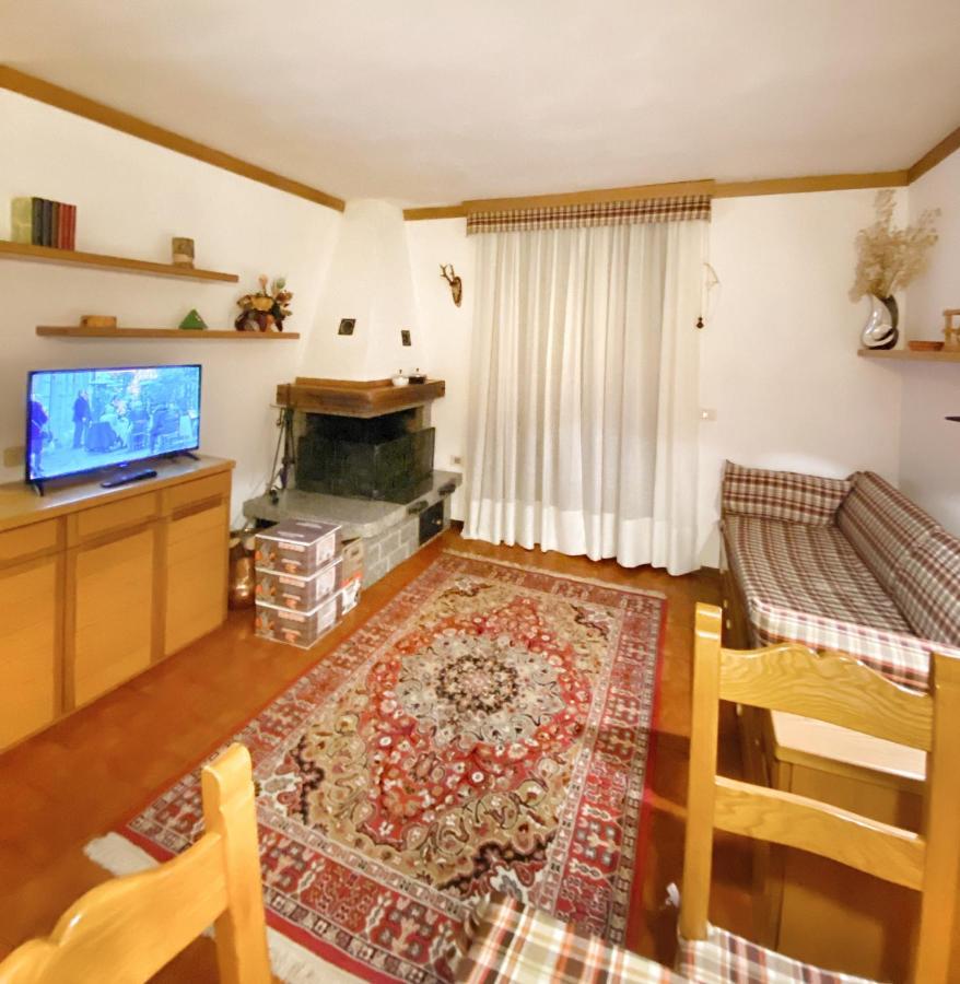 Trilocale Accogliente Con Camino A Pochi Minuti Da Madonna Di Campiglio Lägenhet Spiazzo  Exteriör bild