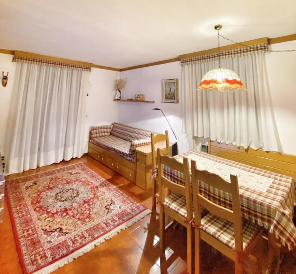 Trilocale Accogliente Con Camino A Pochi Minuti Da Madonna Di Campiglio Lägenhet Spiazzo  Exteriör bild